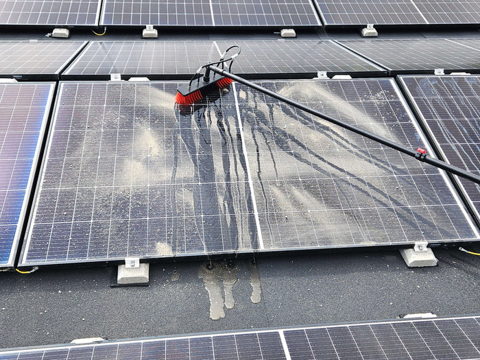 Warum März der beste Monat für die Planung deiner PV-Reinigung ist